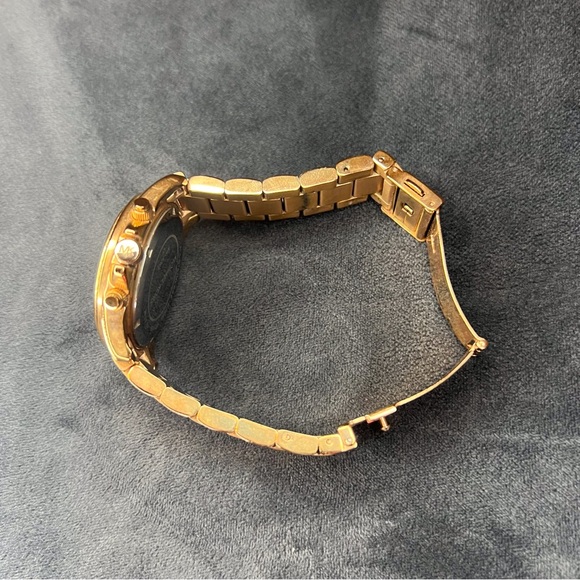 Michael Kors Rose Gold Watch - Picture 5 of 6